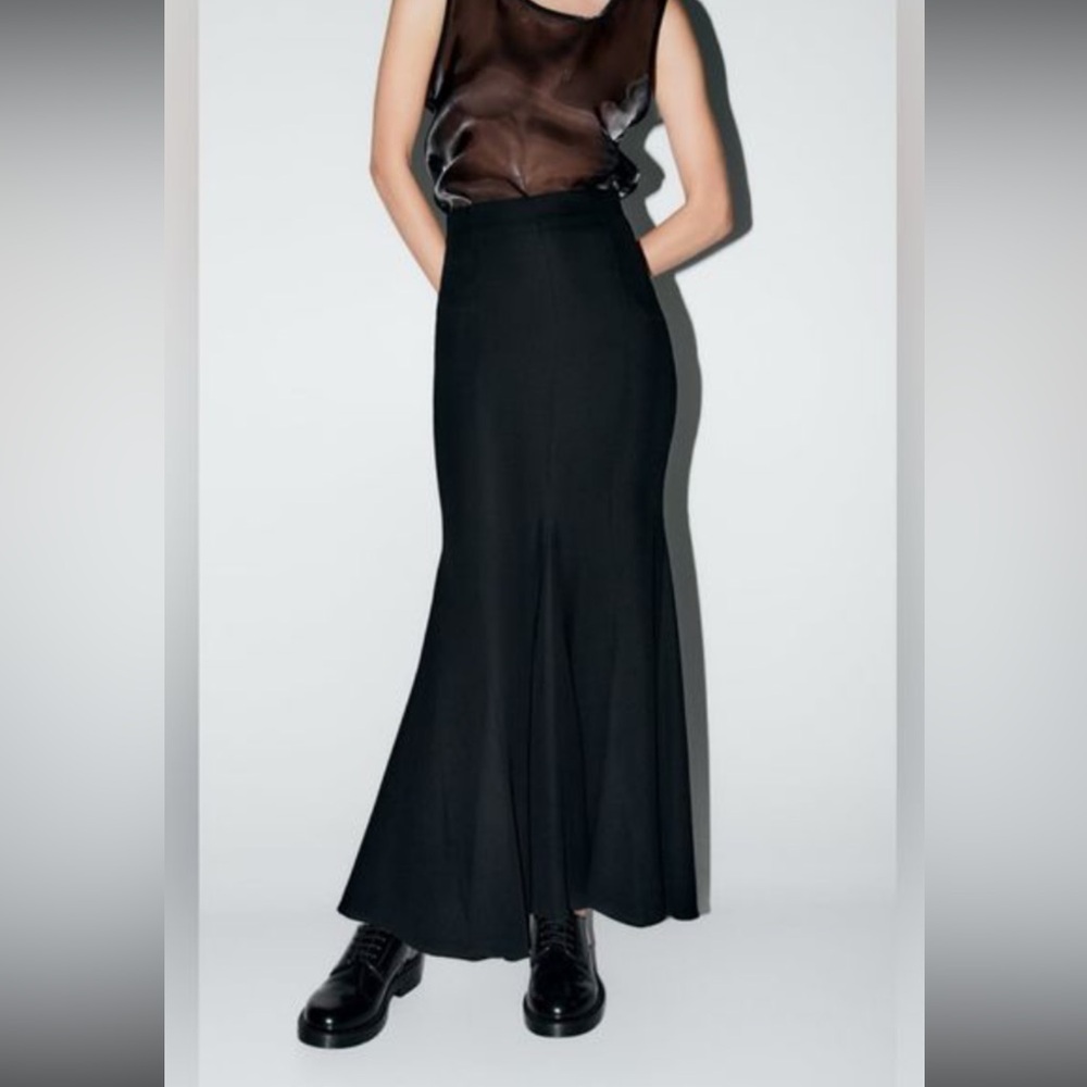 NWT ZARA LONG SKIRT ZW COLLECTION BLACK medium